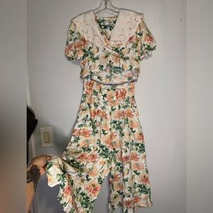Vintage Floral Two-Piece Set with Lace Collar
